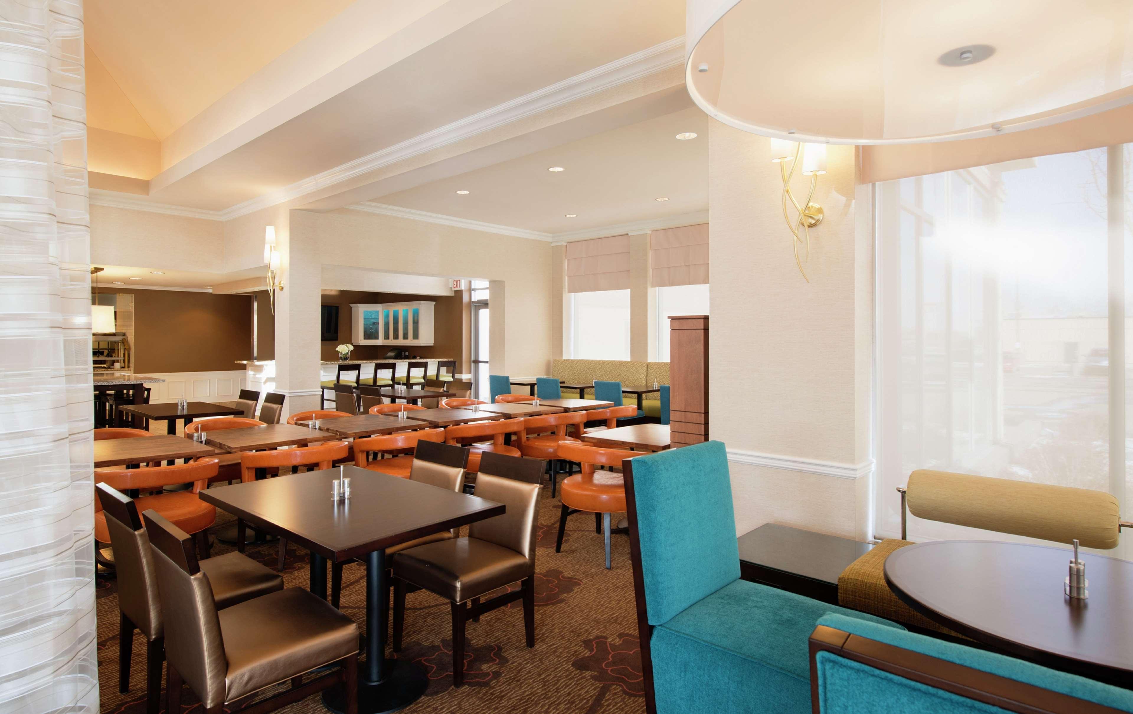 Hilton Garden Inn West Эдмонтон Экстерьер фото