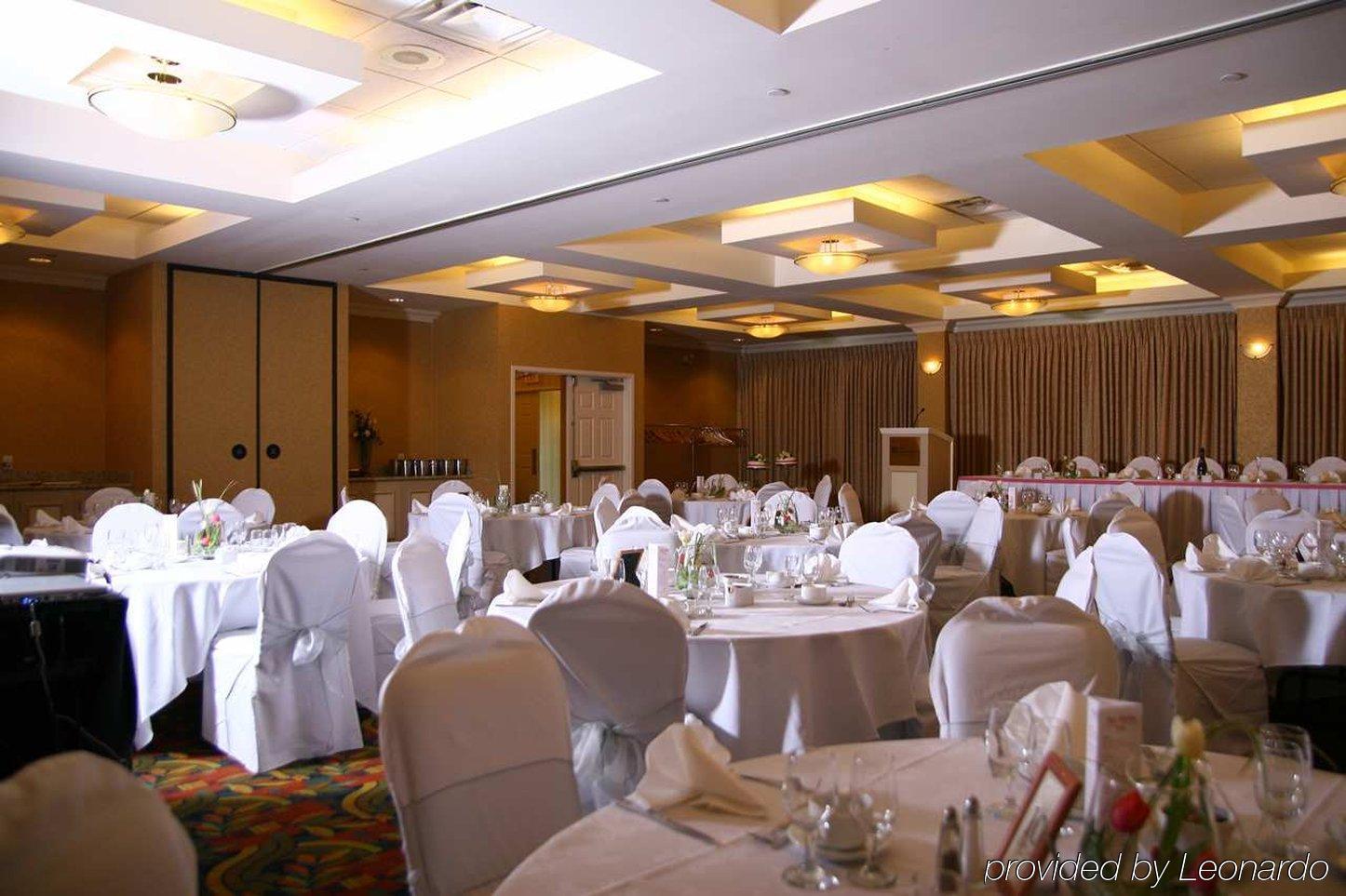 Hilton Garden Inn West Эдмонтон Ресторан фото