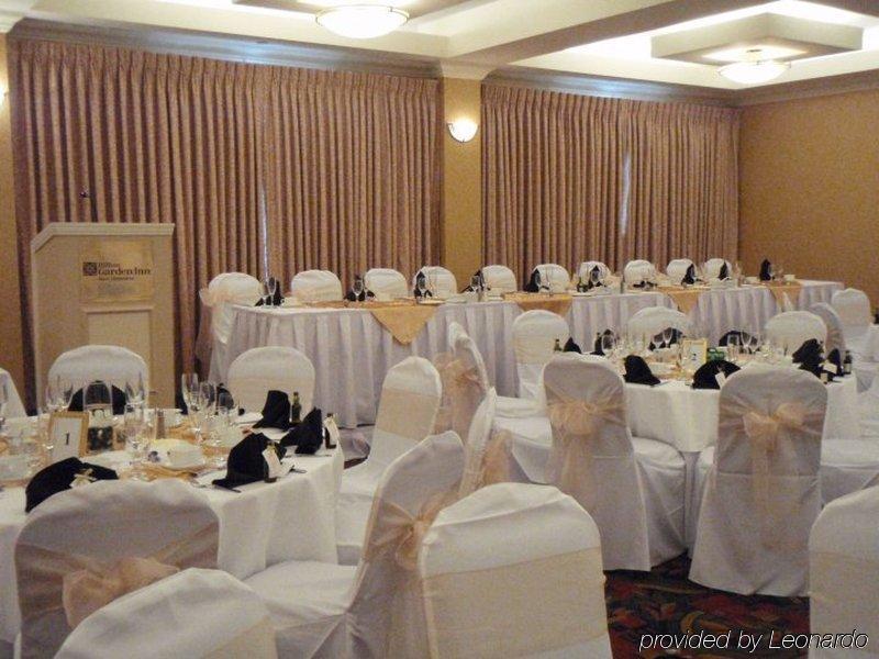 Hilton Garden Inn West Эдмонтон Ресторан фото